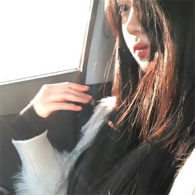 镜中的女孩